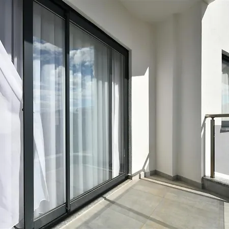 Daire Nova Modern And Stylish 1-bedroom Flat For Rent In Mahmutlar