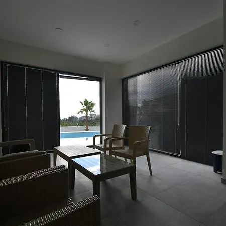 Nova Modern And Stylish 1-bedroom Flat For Rent In Mahmutlar Apartmán